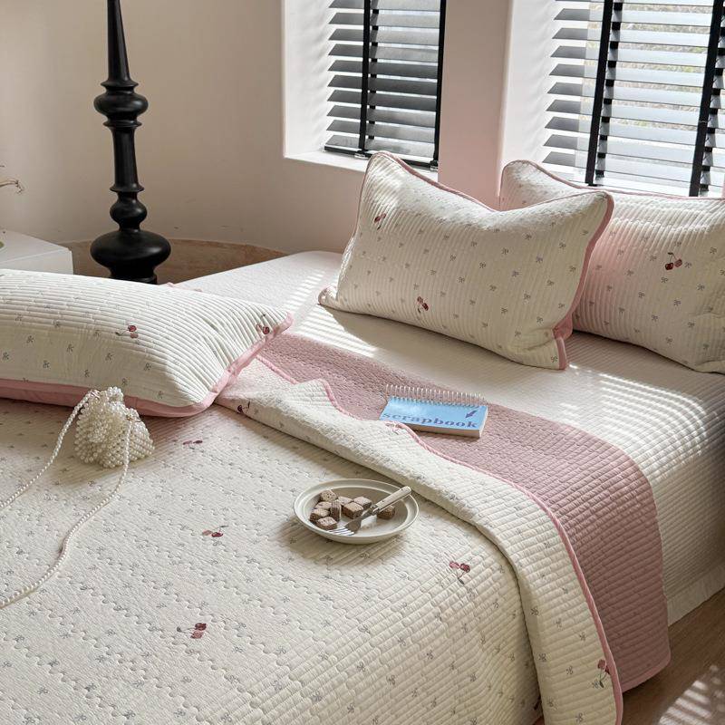 【折扣价】四季热销款双面全棉绗缝夹棉高温水洗床盖亲肤透气榻榻