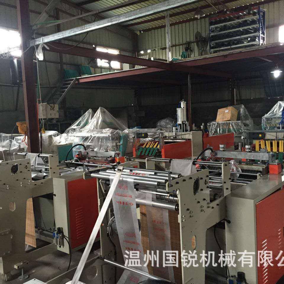 供应可做1000长度背心袋制袋机高速全自动上料800型热切制袋机