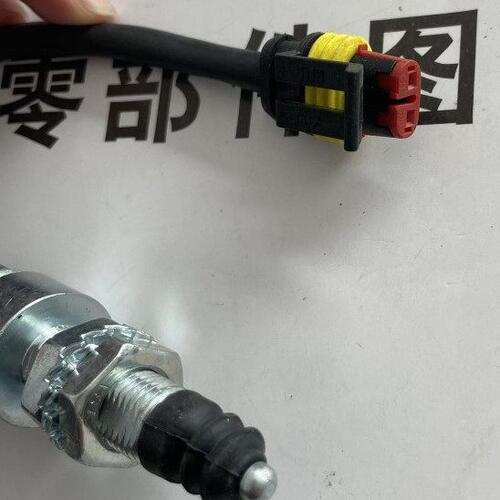 RG500配件潍柴雷沃0收割机原厂0060RGRV1007  常闭开关370