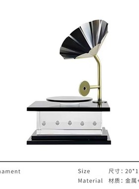 现代简约轻奢样板间飘q窗组合摆件托盘水晶留声机香薰创意搭配饰