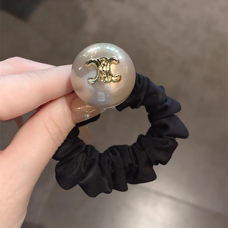 高级感大珍珠肠圈气质复古小金标字B母发绳2023年新款潮扎头发皮