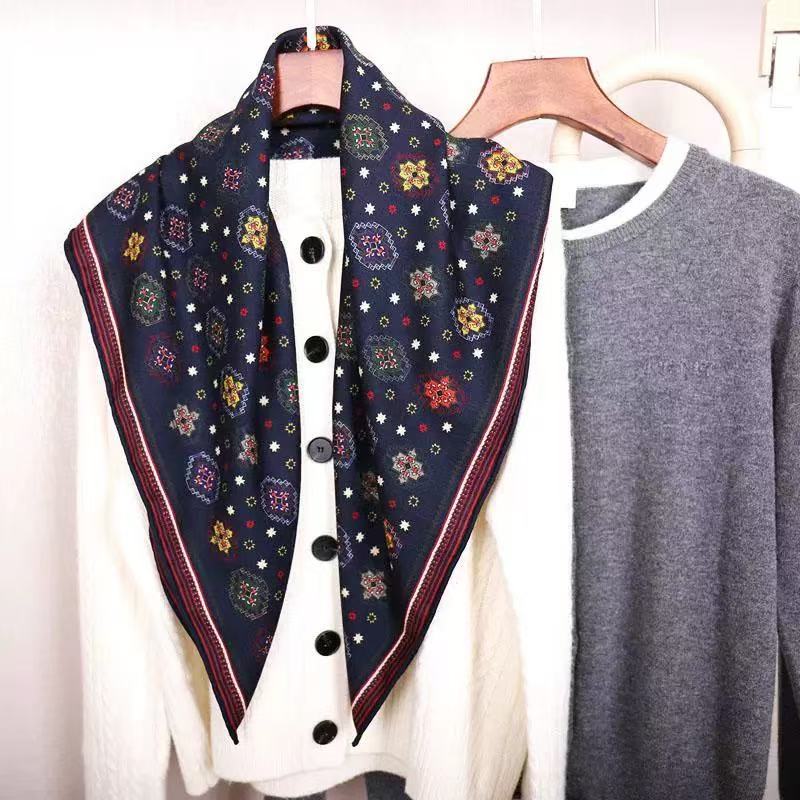 桑蚕丝羊毛【宝象花】86丝毛方巾双面同色手工卷边丝巾Q713