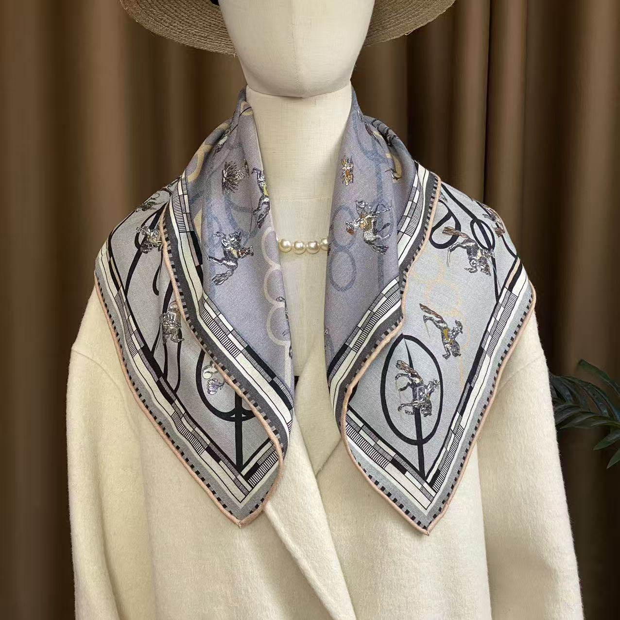 桑蚕丝羊毛【自由骑士】60丝毛方巾双面印花手工卷边丝巾K345