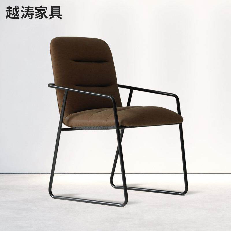北欧复古皮革餐椅简约铁艺扶手休闲椅办公工业风金属靠背椅子