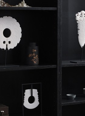 新中式汉白玉传统纹理斧钺玉璧摆件金属支架书房摆件样板房售楼部