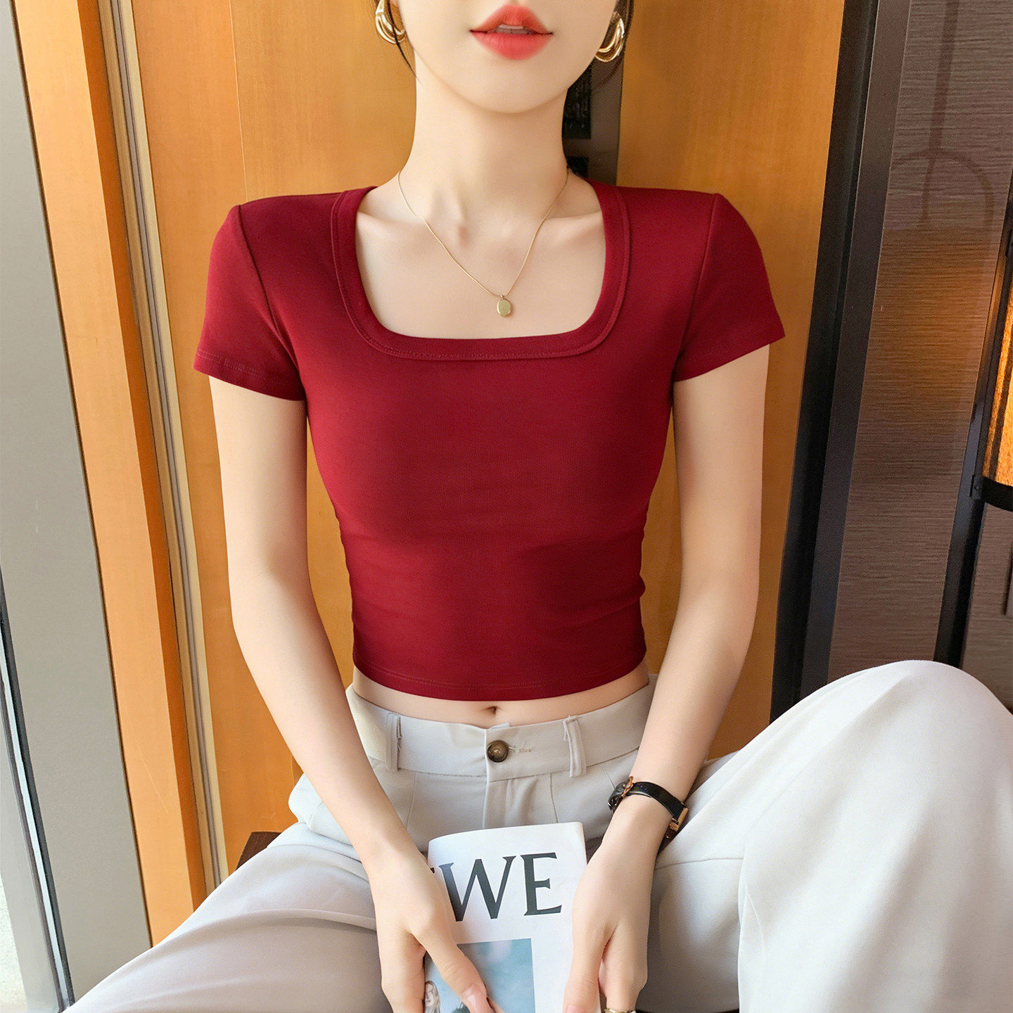 红色方领短袖t恤女短款高腰露脐上衣夏季2026新款紧身露锁骨体恤