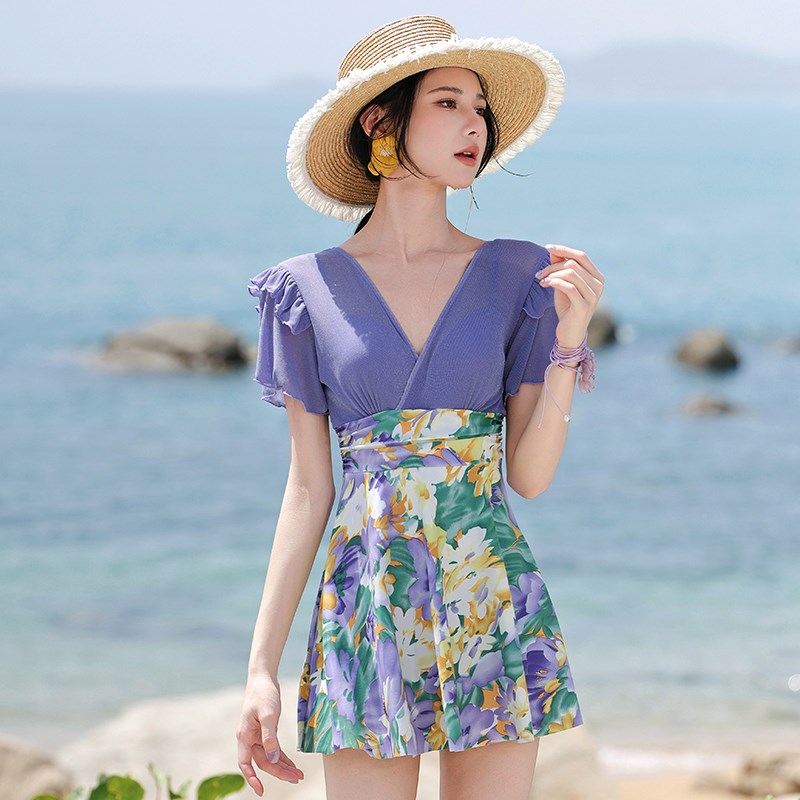 时尚连体裙式大码泳衣女2025新胖mm遮肚显瘦保守钢托聚拢温泉度假