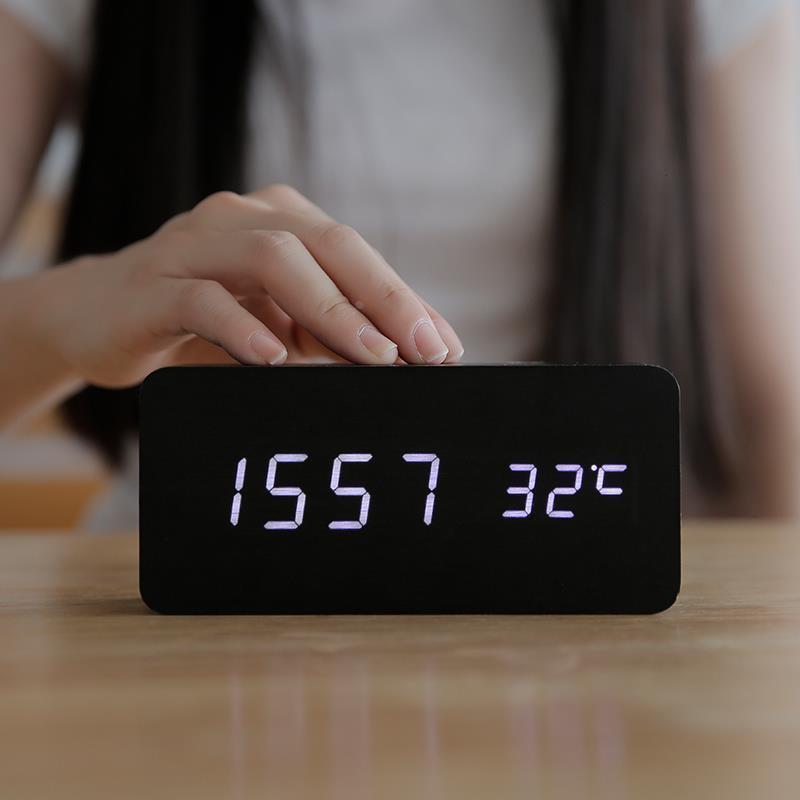 闹意创钟木质个性显示数字学生用台式床头表桌面电子简约小型时钟