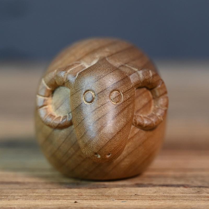 金丝楠木羊木雕刻客厅实木摆件汽车装饰摆件文玩手把玩木质工艺品