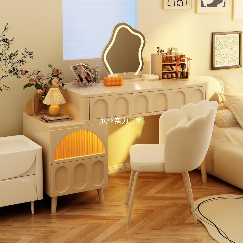 奶油风梳妆台床头柜收纳一体简约感网红化妆桌卧室柜子写字桌