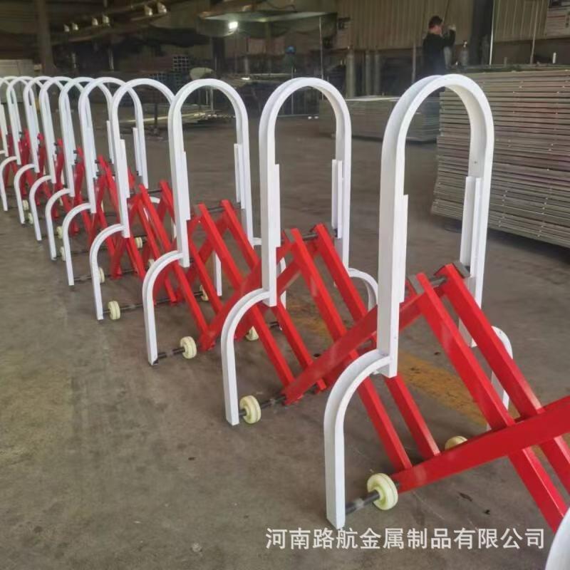 现货速公路移动折叠围栏路口拉伸护栏活动栏杆伸缩围栏道路路障