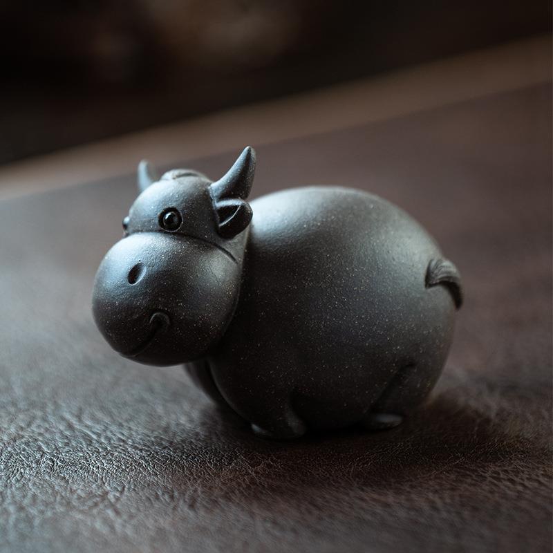 宜兴原矿紫砂茶宠小牛摆件精品牛气冲天茶具创意可养手工萌牛茶玩