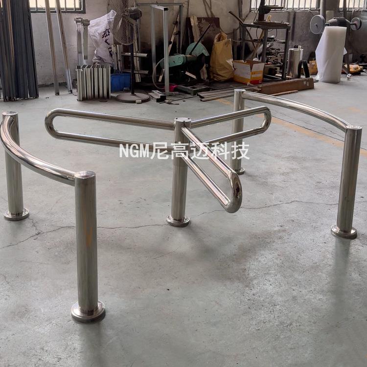 加厚不锈钢加工旋转双向门 无需接电 手推单向转动可进出的半高闸
