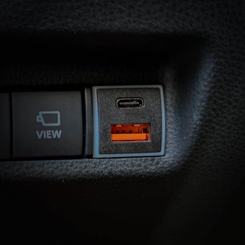 适用新丰田RAV4卡罗拉USB车充PD插口QC3.0车载快充电器改装配件