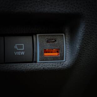 适用新丰田RAV4卡罗拉USB车充PD插口QC3.0车载快充电器改装 配件