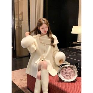 杨小卷 富家千金 狐狸毛袖1OO羊毛白色大衣短款小香风双面呢外套