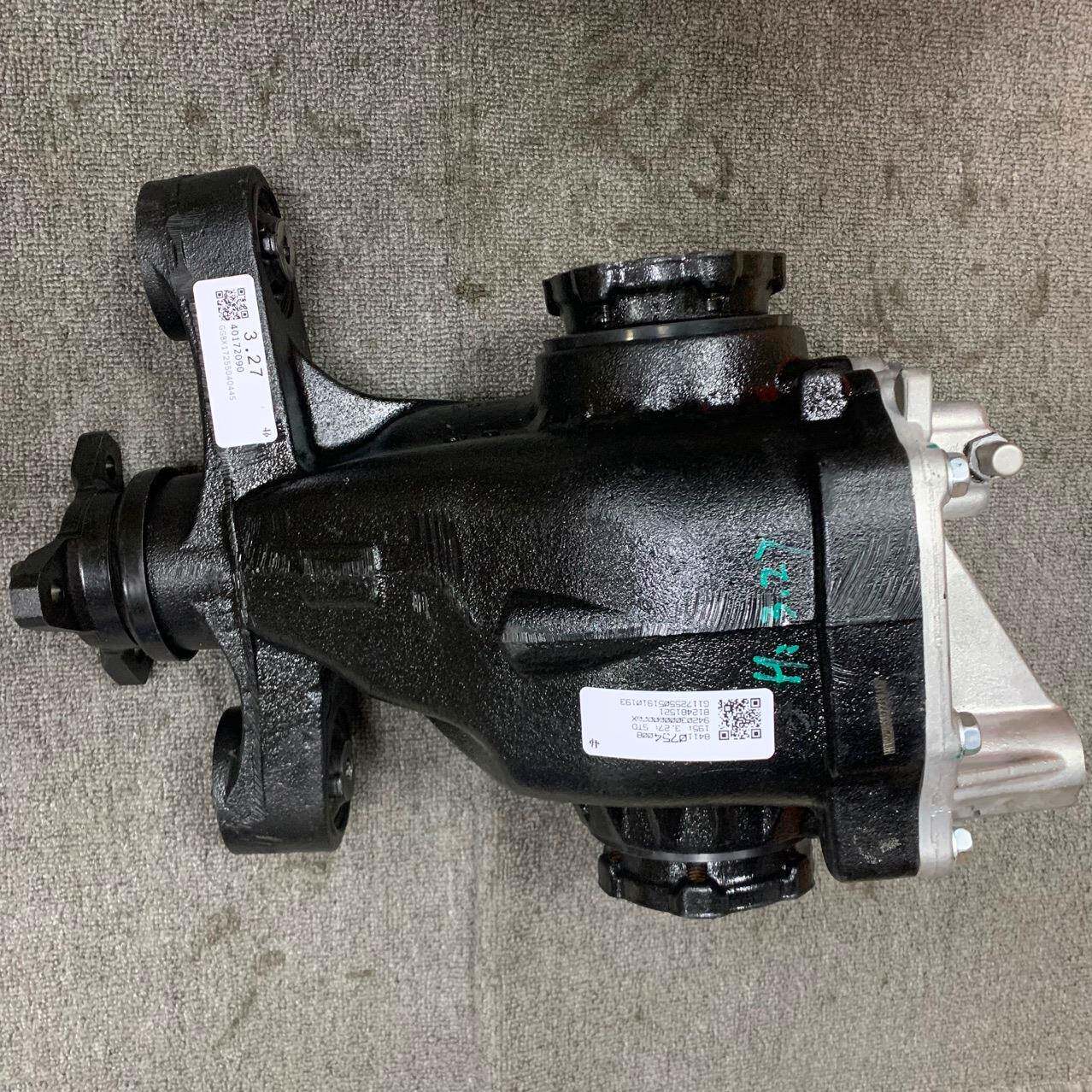 8411075384110751适用凯迪拉克ATS6AT后差速器轴背带3.27比速