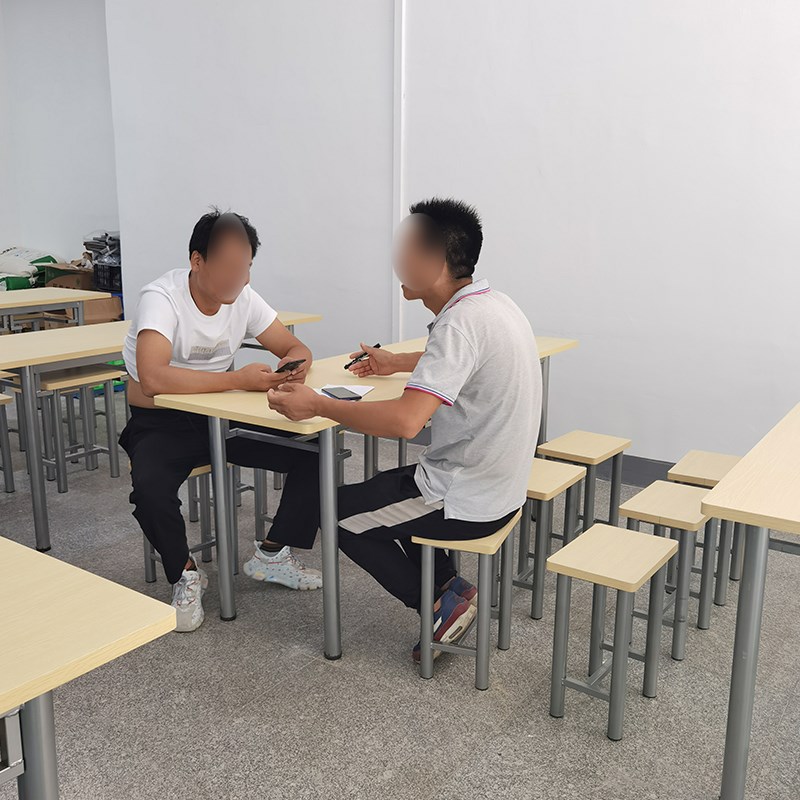 食堂餐桌椅大排档员工快餐饭店学校连体挂凳商用小吃店桌椅组合
