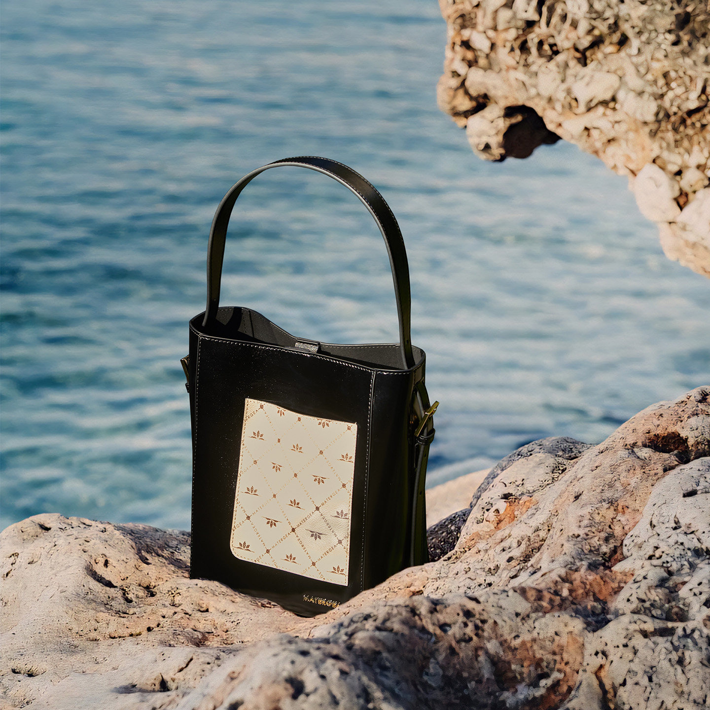 来自 哥伦比亚 共和国轻奢小众真皮水桶包简约手提单肩斜挎包女,箱包皮具/热销女包/男包,水桶包,淘宝优惠券,粉丝福利购,淘宝优惠卷