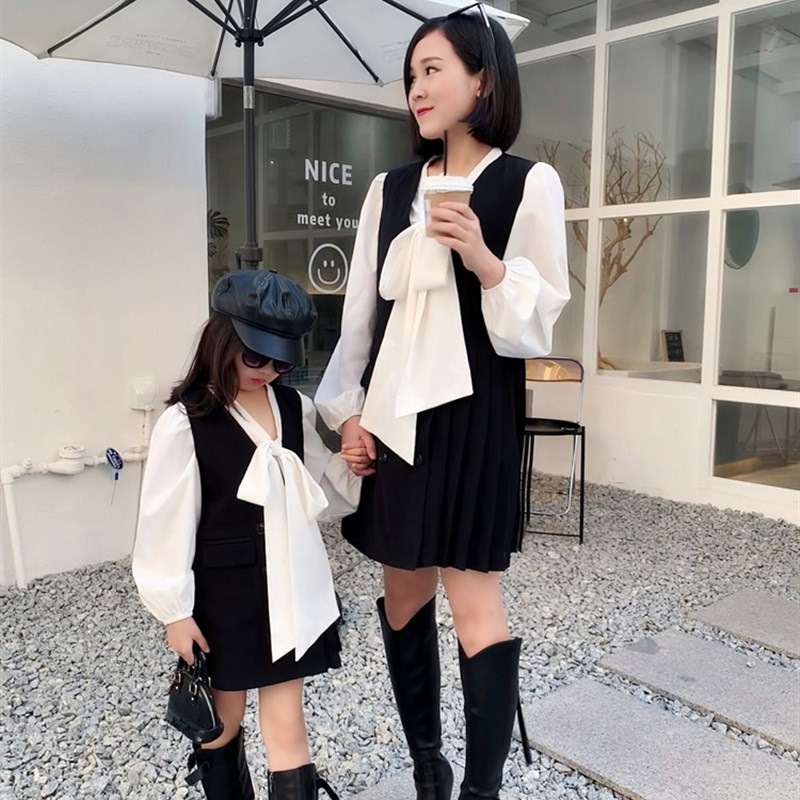 亲子装2023春装新款母女装洋气韩系上衣马甲学院风西装套装连衣裙图片