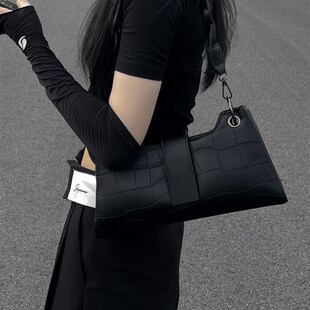 单肩腋下包包女2024爆款新款时尚百搭今年流行高级质感小众斜挎包