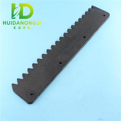 雷沃谷神玉米收割机配件四行割台喂入搅龙锯齿刮板割台47*9 4孔