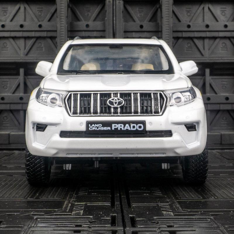 彩珀68270K仿真霸道越野车合金模型汽车摆件收藏声光可开门玩具车