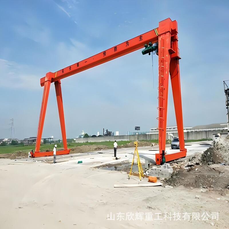 10吨门机起重机包厢式门式起重机5吨15吨MH货物装卸电动龙门吊