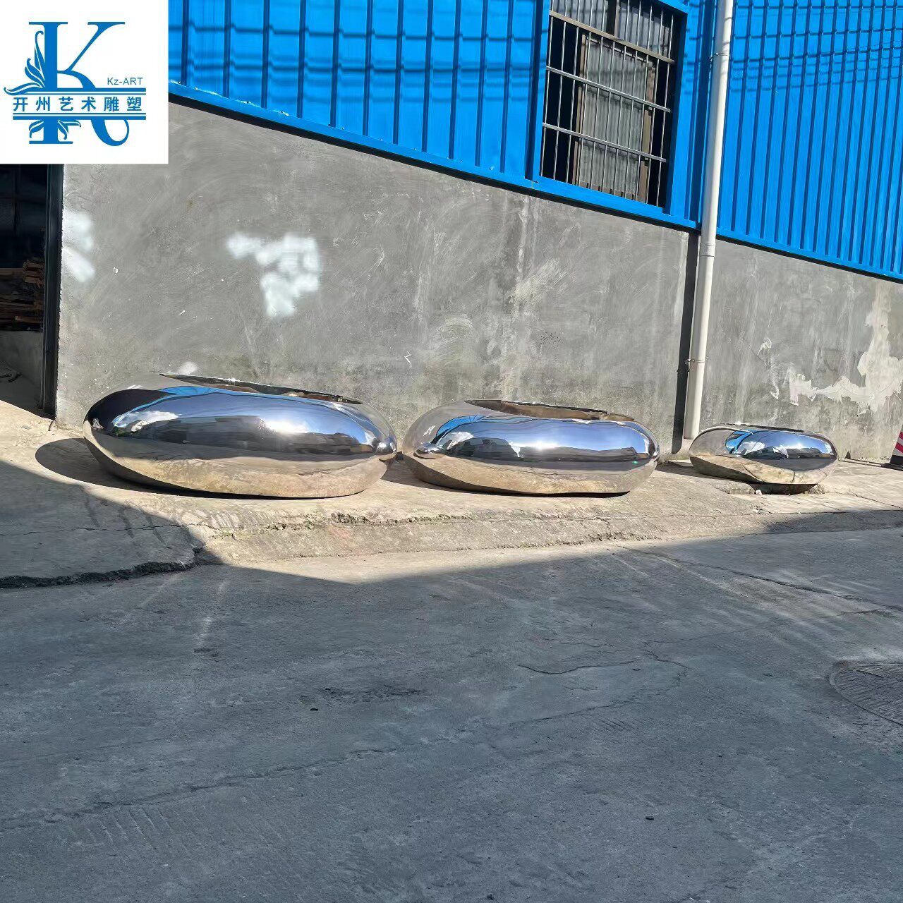 玻璃钢水滴鹅卵石雕塑镜面花盆商场美陈大厅草坪水池园林景观摆件