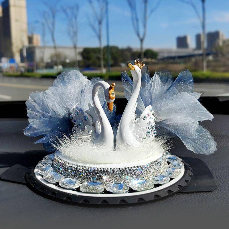 汽车内装饰品摆件创意车载闪亮镶钻天鹅网红车上内饰女神款可爱女