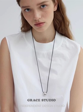 水滴金属吊坠黑色皮绳项链女款2024新款极简冷淡风长款毛衣链配饰