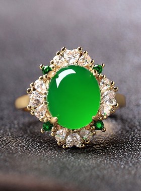 新款绿玉髓戒指女椭圆戒面个性复古玉质食指环可调节时尚通勤饰品