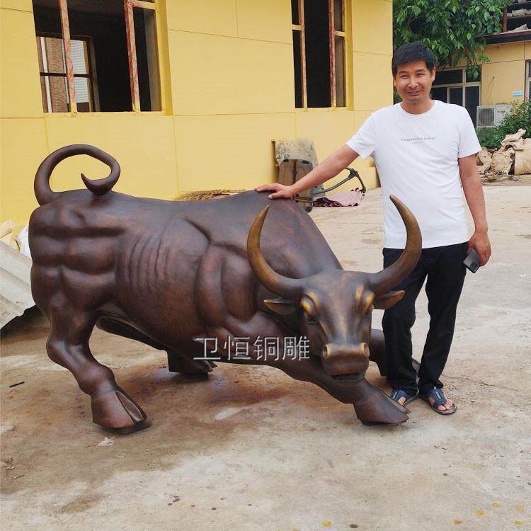 大型纯铜牛华尔街牛铸铁牛鸿运牛纯铜带底座大红花店铺开业旺市牛