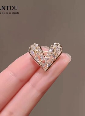锆石爱心防走光扣小胸针时尚领针别针衣服百搭迷你胸花女开衫扣针