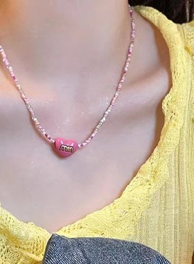 糖果色爱心字母串珠项链女2023新款小众网红锁骨链夏季小清新配饰