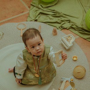 一周岁生日宴礼服男宝中式气质小众绿色男孩抓周衣服唐装冠衣春夏
