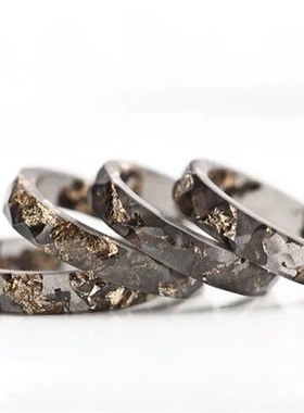 狮心兔  灰黑色 棱面戒指 浅金箔 小众树脂戒指 情侣手工礼物戒指