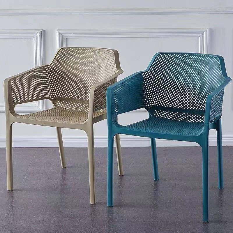 北欧塑料镂空创意餐椅休闲家用成人靠背可叠放会客洽谈接待椅子