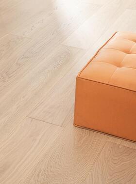 欧橡三层实木奶白网红色地板环保E0级工厂直销