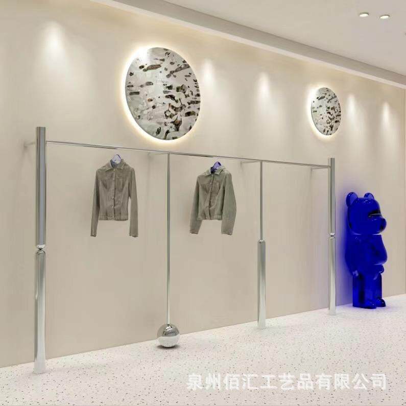 女装店展示架上墙服装店不锈钢拉丝货架儿童男装高档陈列挂衣架子