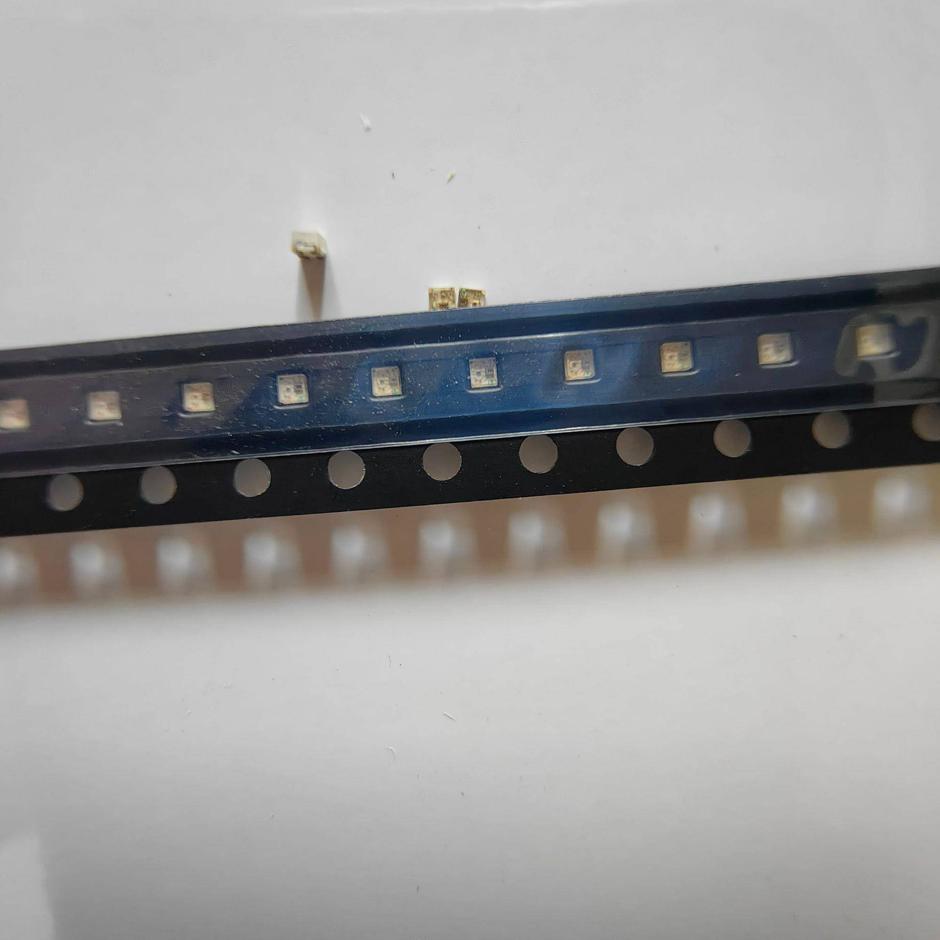 1010幻彩RGB贴片灯珠0404全彩可编程内置ICLED灯珠