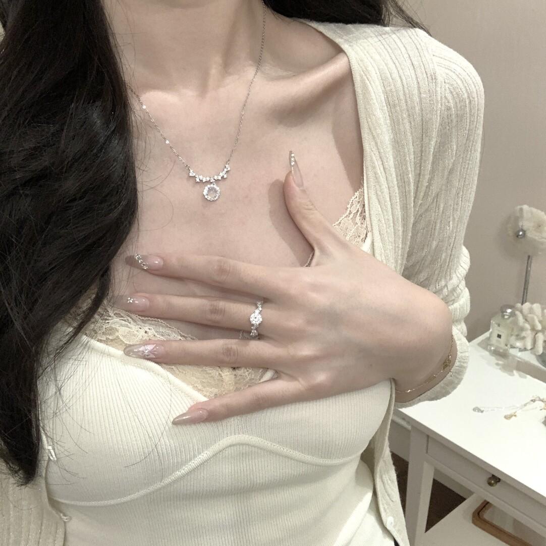 S999纯银冰种天然玉髓项链女轻奢高级时尚设计锁骨链颈链