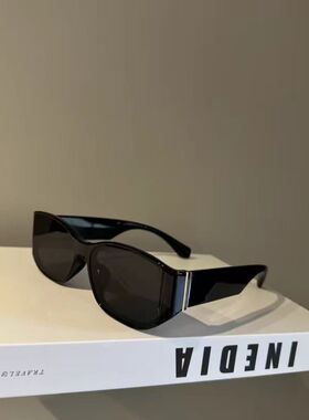 复古高级感曲面屏设计猫眼黑框墨镜女款遮光防紫外线方圆脸太阳镜