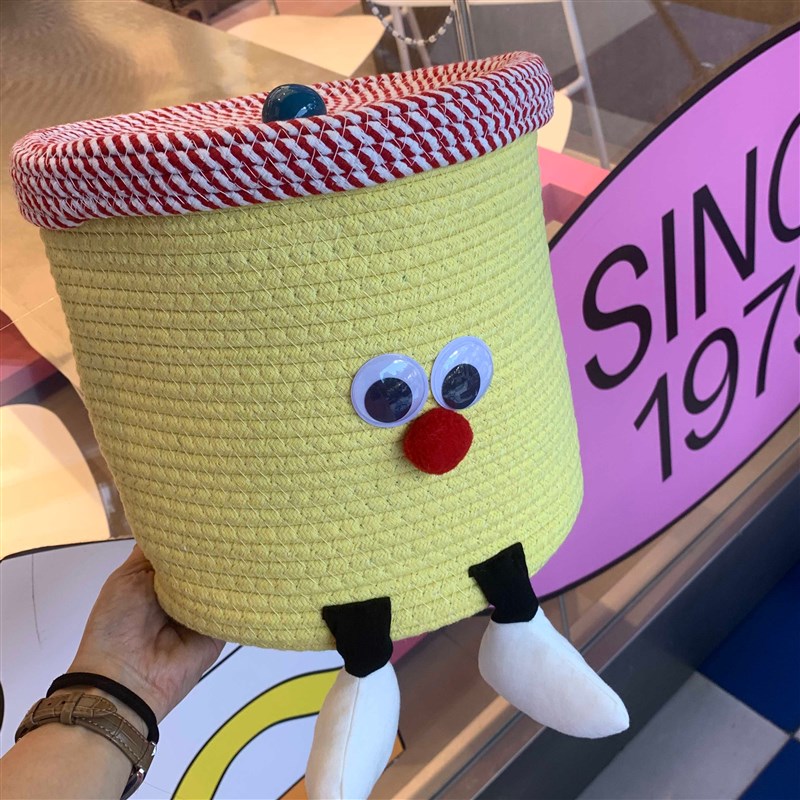小眼睛红鼻子奶黄色带盖大容量中号小脚丫可爱创意家居收纳筐线圈