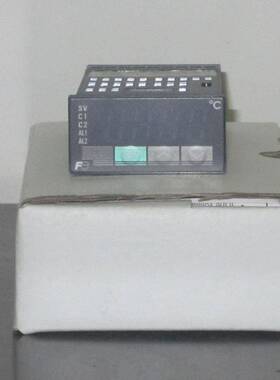 原装富士温控表PXR3TCY1-8V000-A保修一年