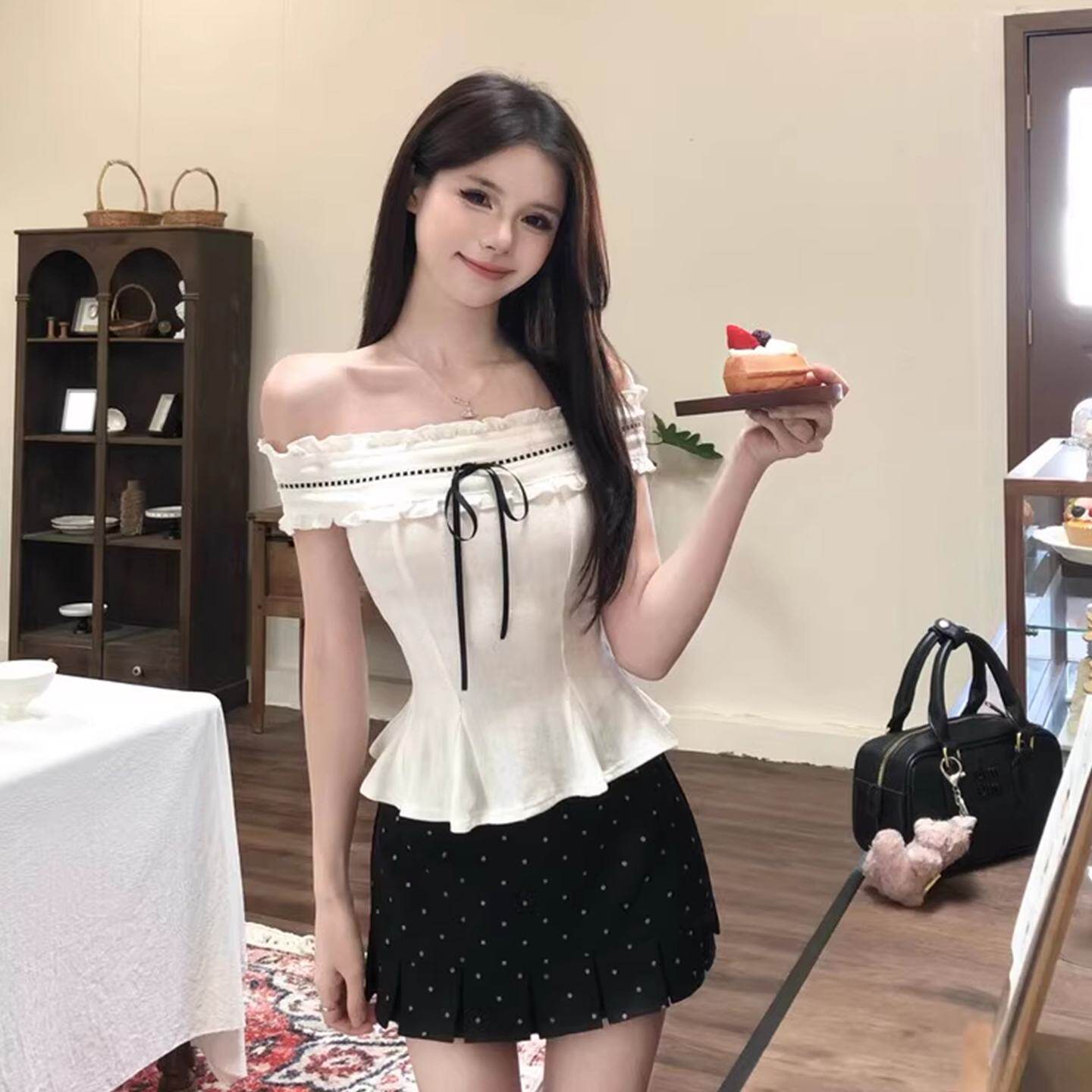法式纯欲甜美修身一字肩上衣两件套女设计感波点半身裙短裙子夏季
