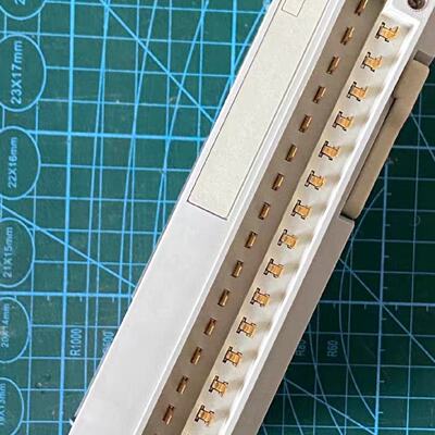 议价TSXDMZ28DR施耐德micro系列PLC开关量输入输出混合模块 全新