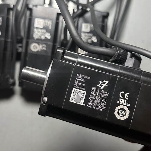 议价安川7系伺服马达 SGM7J-04AFC6E 400w带煞车 成色如图 功能包