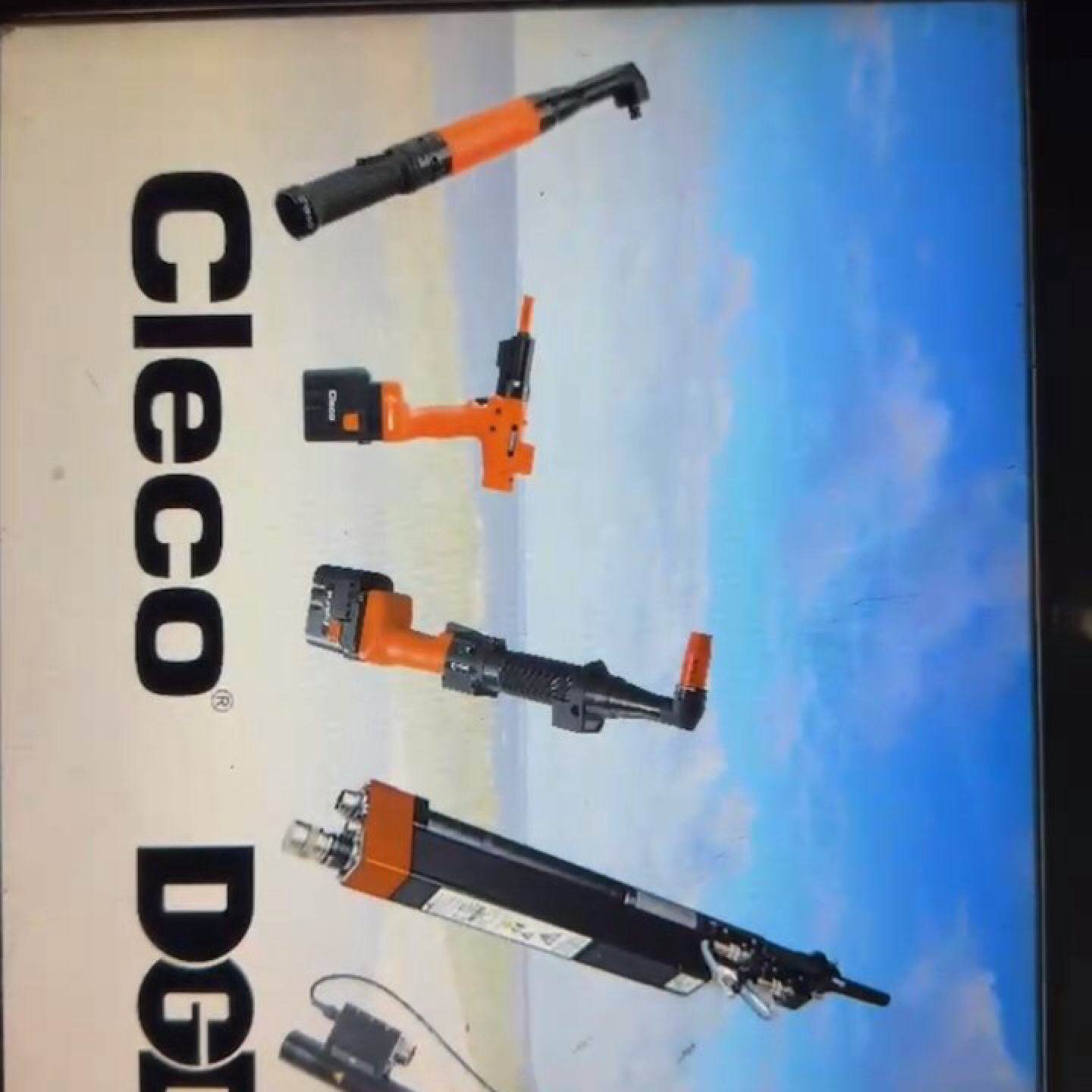 询APEX触摸屏mPro400SG下面有三个卡扣掉了回去