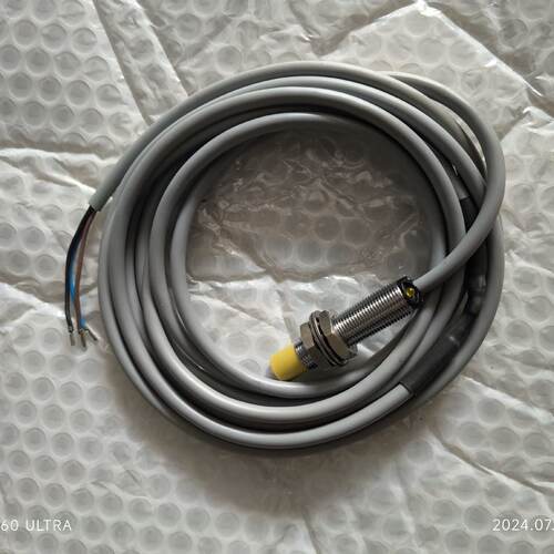 溢价-图尔克传感器5G12AN6X物品实景具体